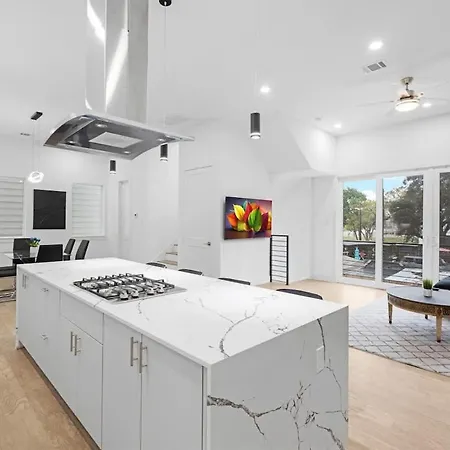 Newly Built Modern 3 Bedroom Houston Home